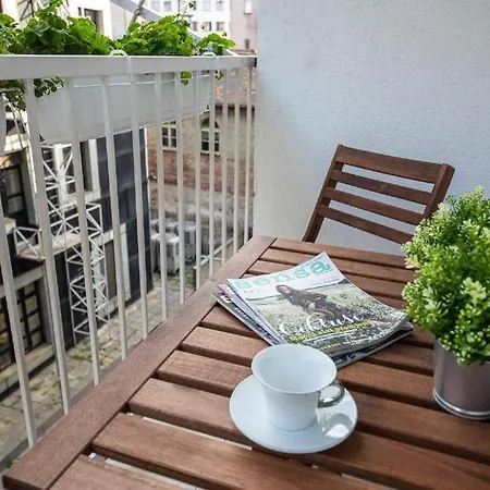 Lea And Maks's Urban Apartment *