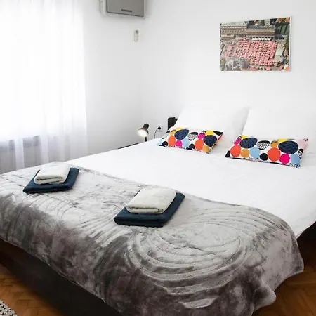 Lea And Maks's Urban Apartment *